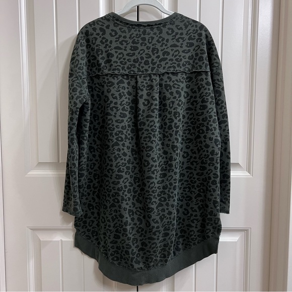 Z Supply Weekender in Army Green Leopard Print - Picture 6 of 7